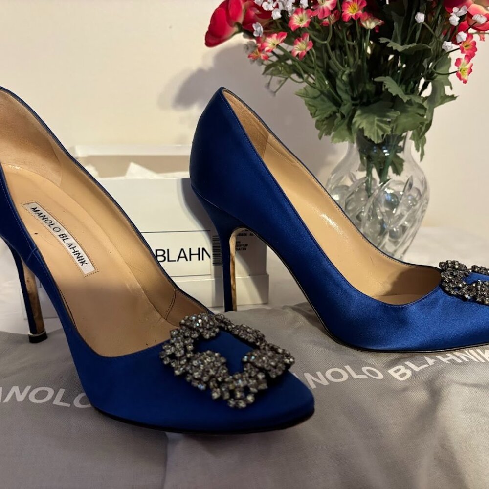 Manolo Blahnik Hangisi Jeweled Heel Blue Satin Pump Shoes - size 8.5 - Picture 15 of 16